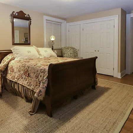 Choctaw Hall Bed & Breakfast-3